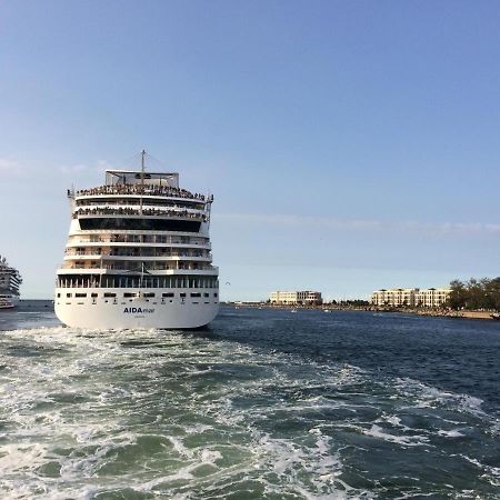 Apartamento Ferienhaus Am Yachthafen, Moewe Rostock Exterior foto