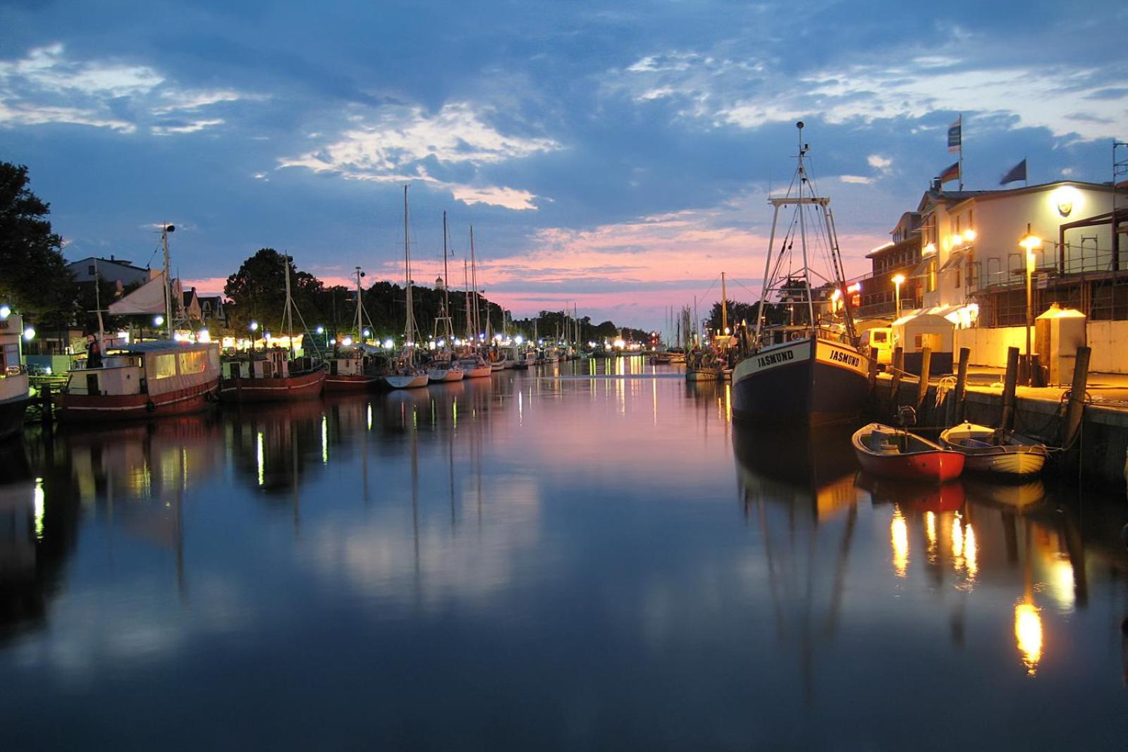 Apartamento Ferienhaus Am Yachthafen, Moewe Rostock Exterior foto